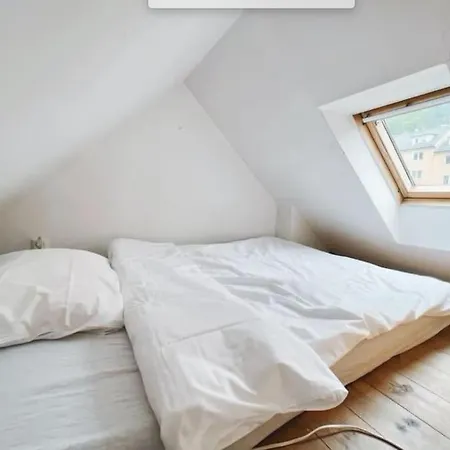 公寓 With Loft & Window Balcony, Free Parking *